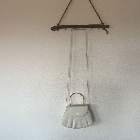 RARE Givenchy white seashell bag - Picture 12 of 15